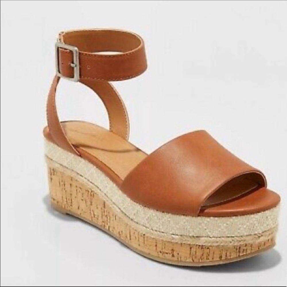 Women's Bailey Platform Wedge
Pumps - Universal Thread  Cognac nwt